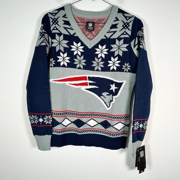NFL Team Apparel Women’s NWT Size Medium New England Patriots Holiday Sweater - Picture 1 of 8